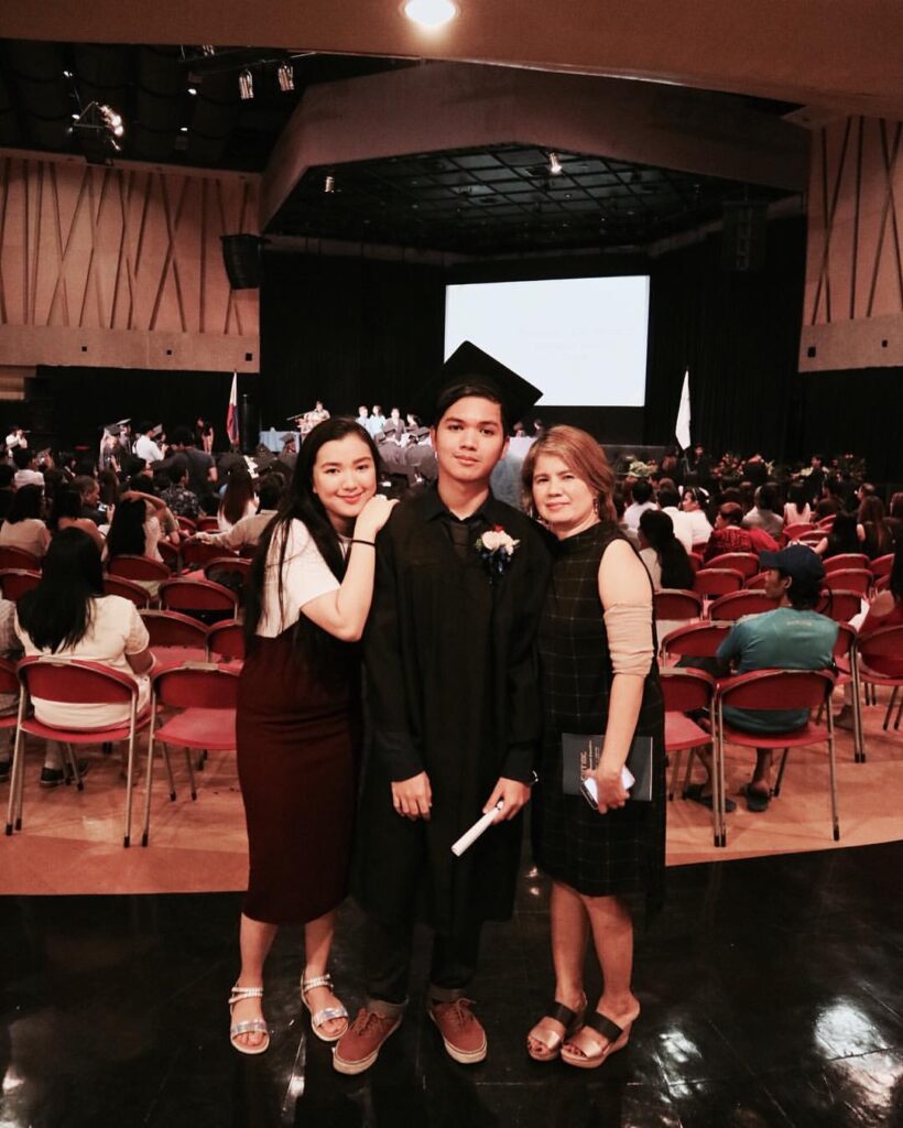 an image of Michael Bryan Cruz, Design Pickle's 2017 Designer of the Year, with his family after graduating college in 2016